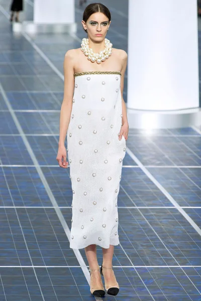 Look 8